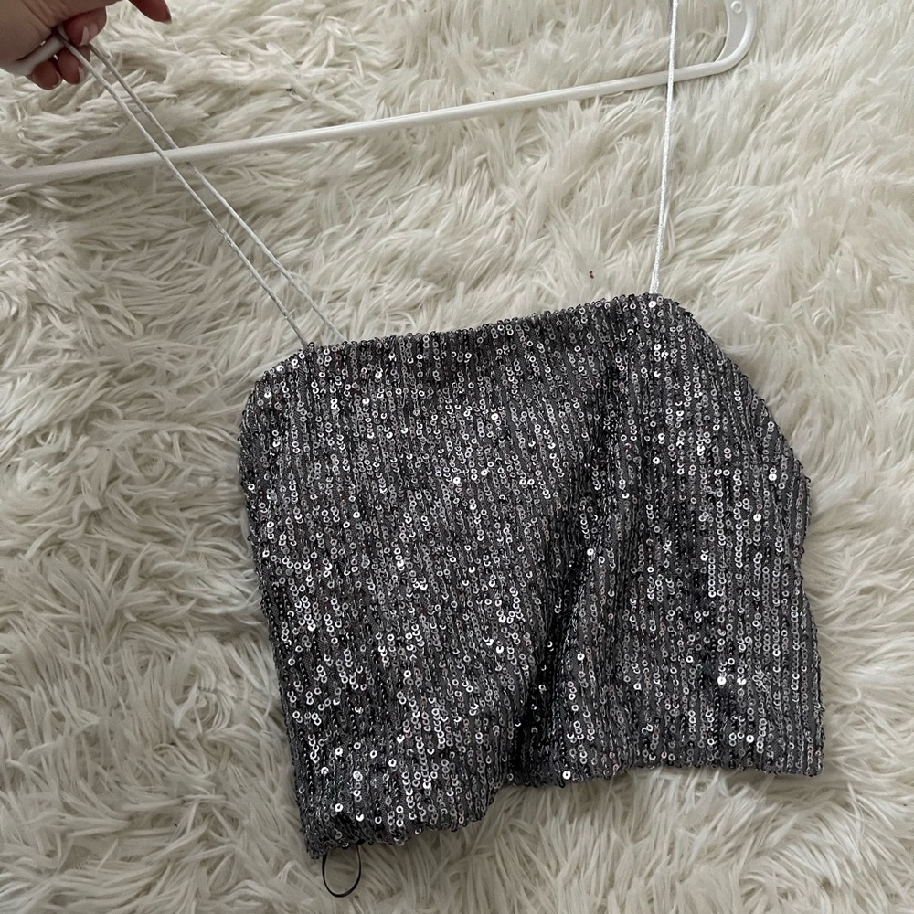 south moon under top originally $70 size small